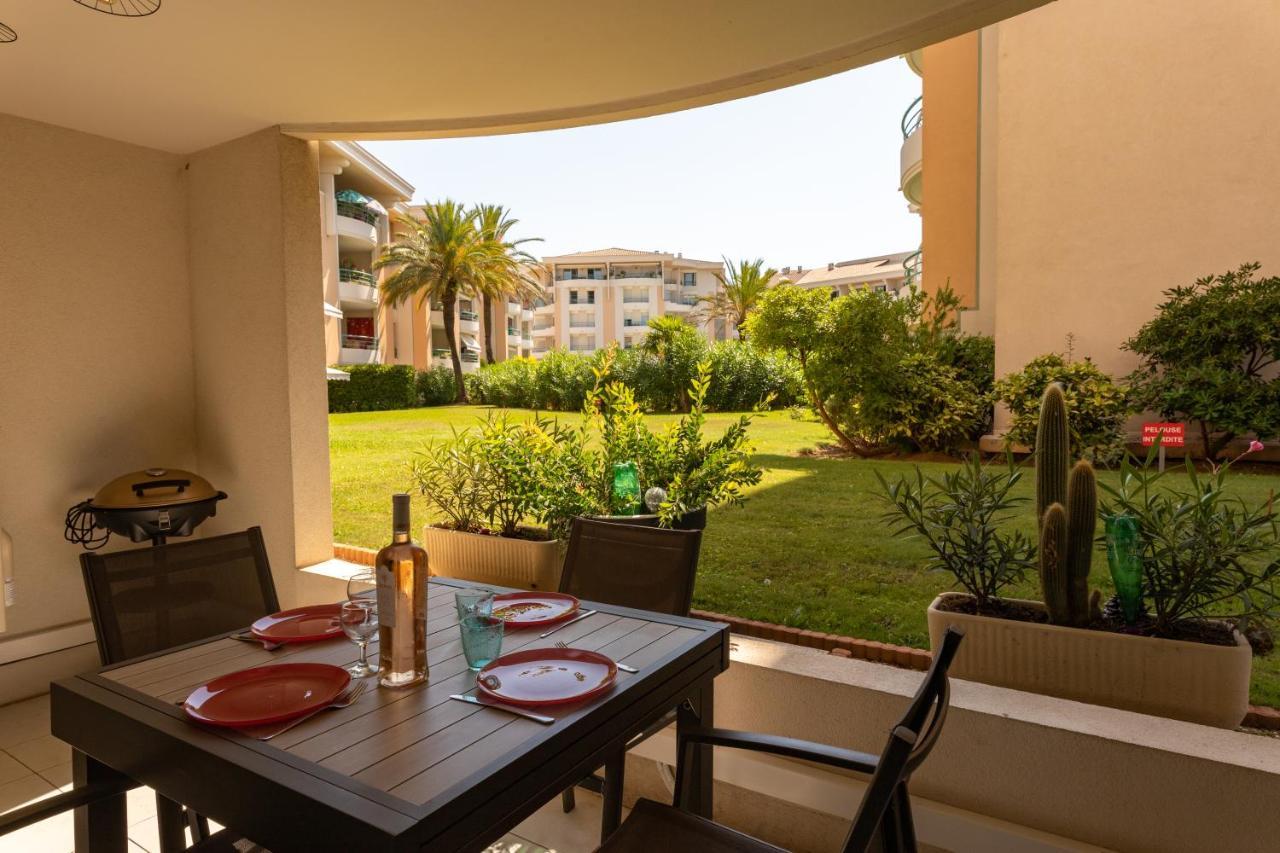 Location Port Frejus, Bord De Mer Exterior foto
